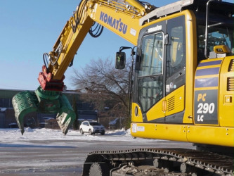 Demolition-ready from every angle.The PC290LC excavator, paired with Montabert and Lehnhoff attachments, delivers power, ...