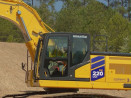 Small upgrade. Big control.  \n\nFingertip controls on the PC220LC-12 and PC220LCi-12 enable operators to move and work simul...