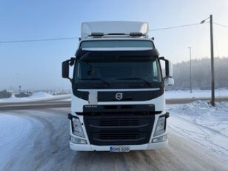 Volvo FM330 4x2 E6 Carrier-cooler 7.7m box refrigerated truck