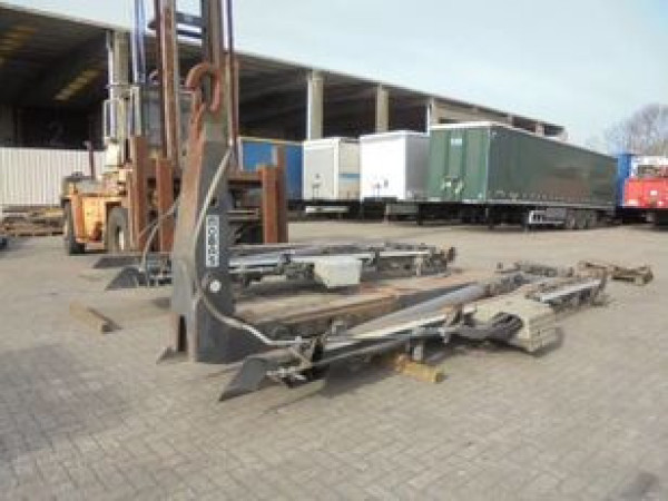 VDL hook lift truck