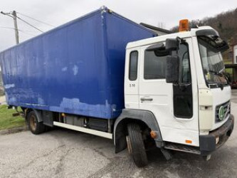 Volvo FL 220 box truck