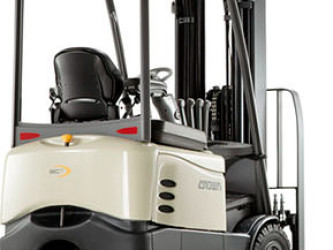 Crown SC Serisi 3 Tekerli Akülü Forklift | Kompakt ve Güçlü