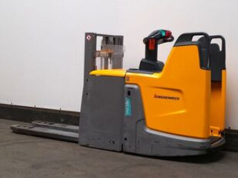 Jungheinrich ERD220 pallet stacker 2020