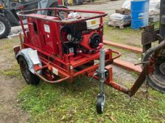Cable pulling winch