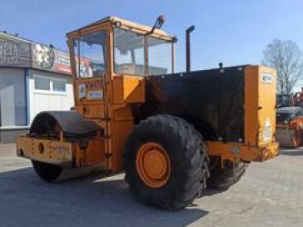 Stavostroj VV 170 single drum compactor 1985 - Working View